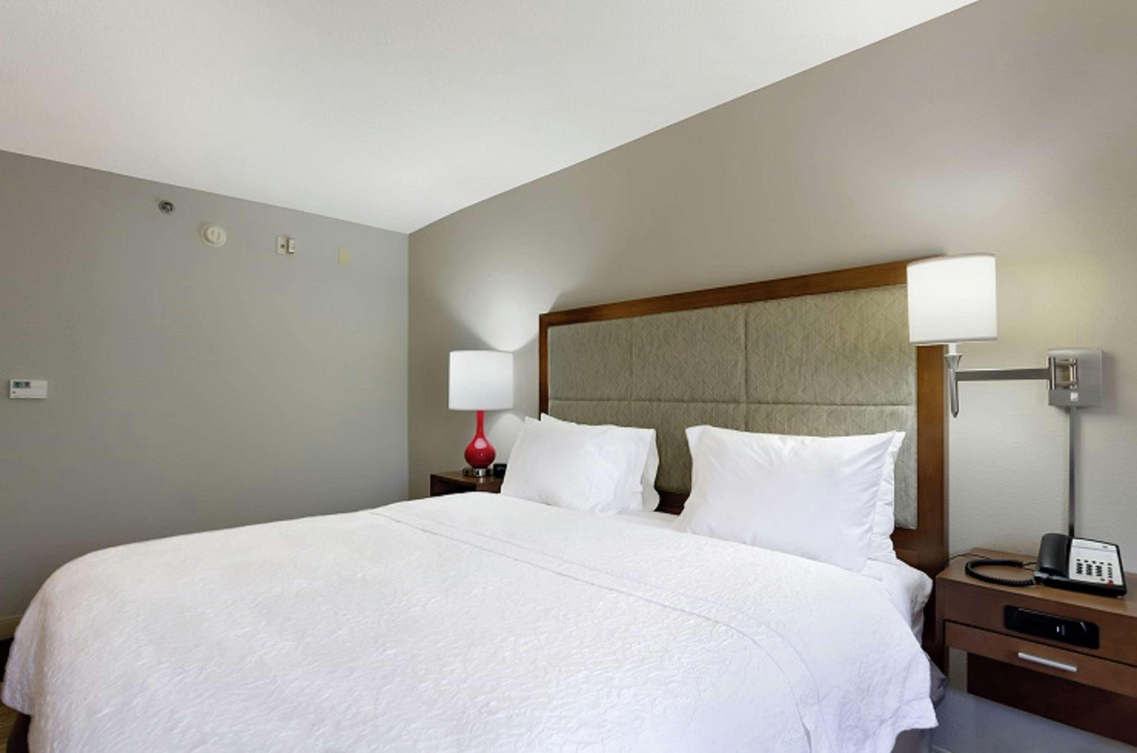 Hampton Inn Сейлем Экстерьер фото