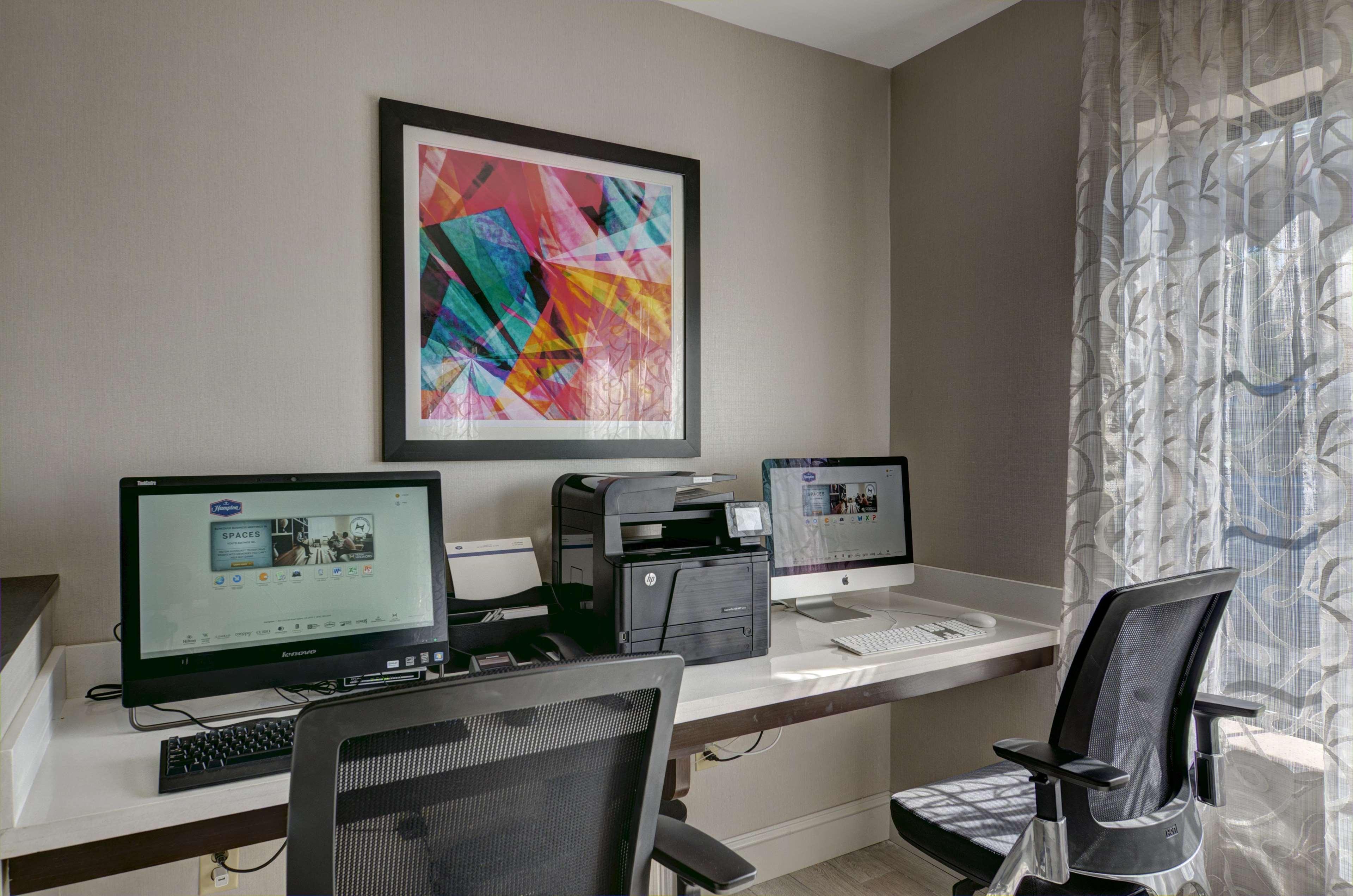 Hampton Inn Сейлем Экстерьер фото