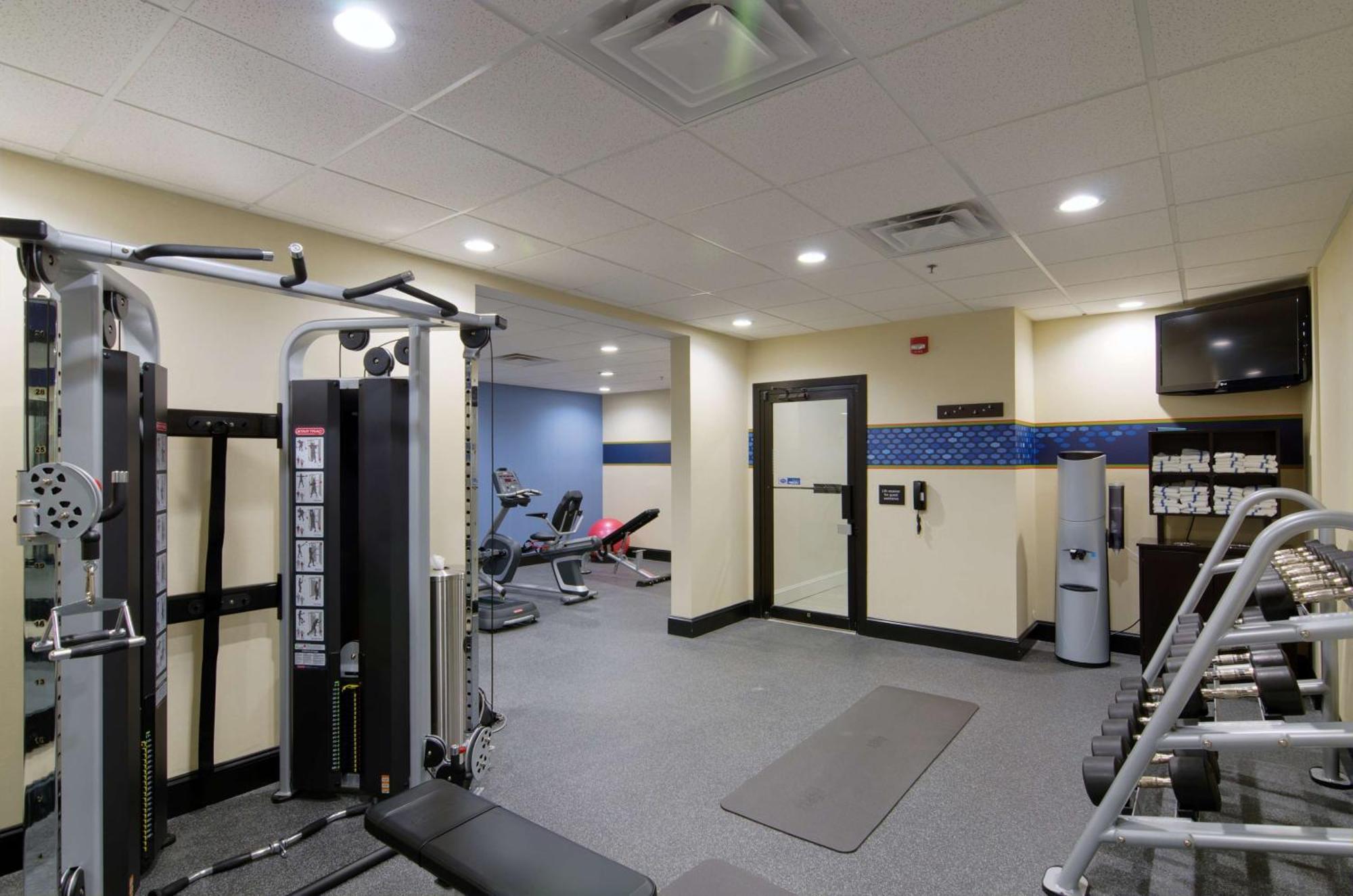 Hampton Inn Сейлем Экстерьер фото
