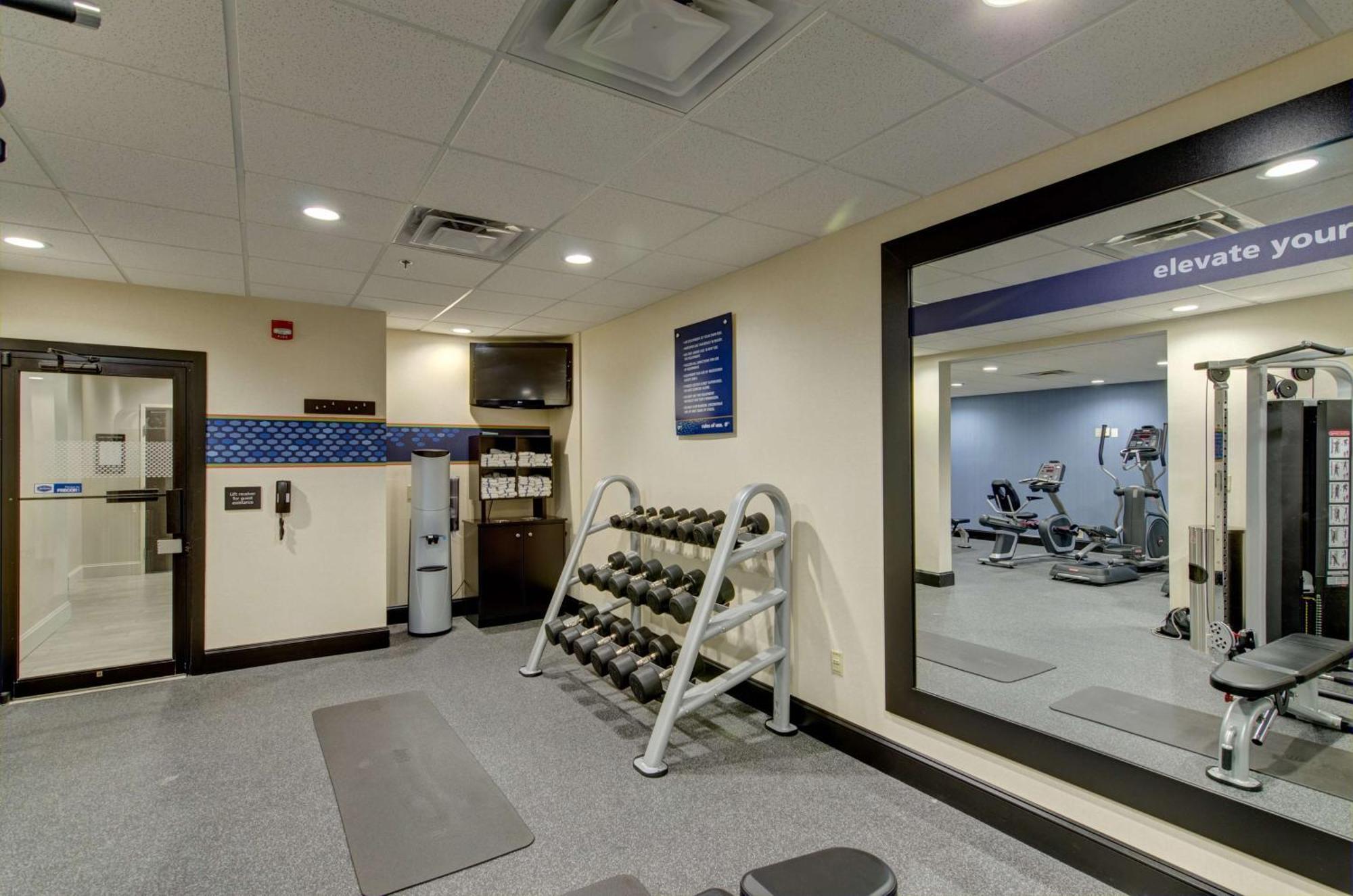 Hampton Inn Сейлем Экстерьер фото