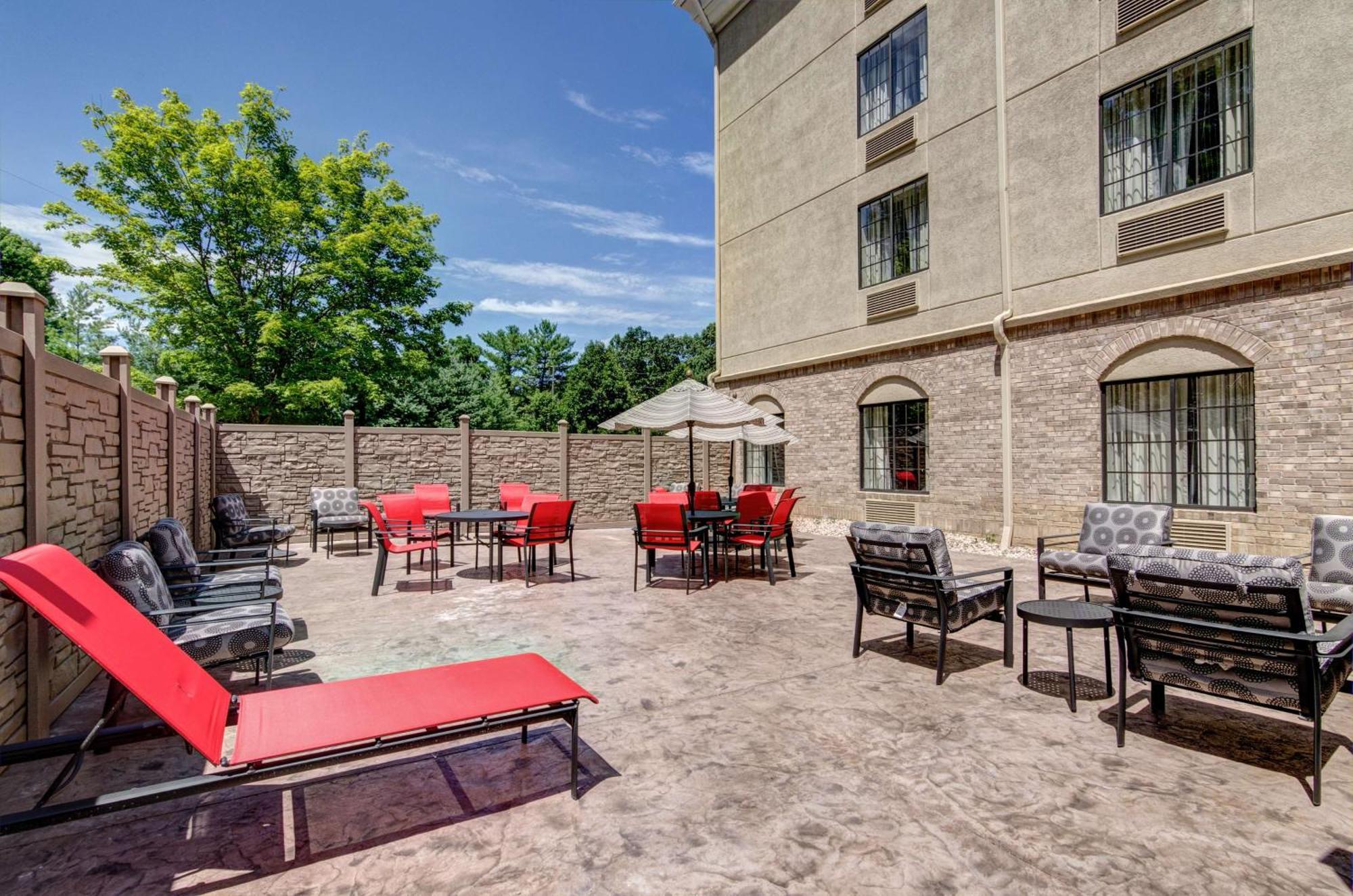 Hampton Inn Сейлем Экстерьер фото